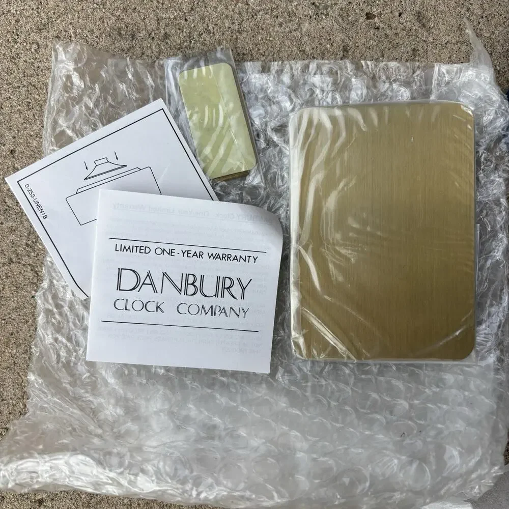 Danbury Clock Company Quartz German Mov’t Book Clock Not Engraved Red Wood 4x5”